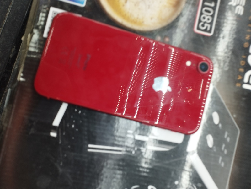 Мобильный телефон Apple iPhone XR