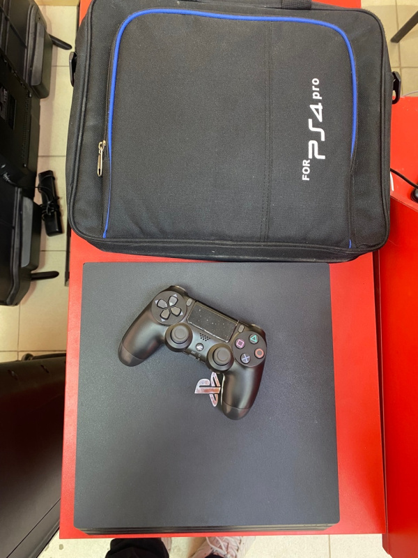 Игровая приставка Sony PS4 Pro