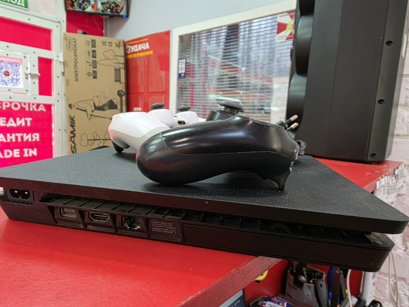 Игровая приставка Sony PS4 Slim