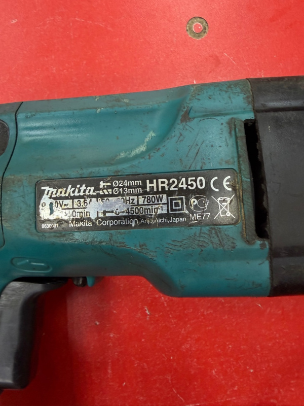 Перфоратор Makita HR 2450