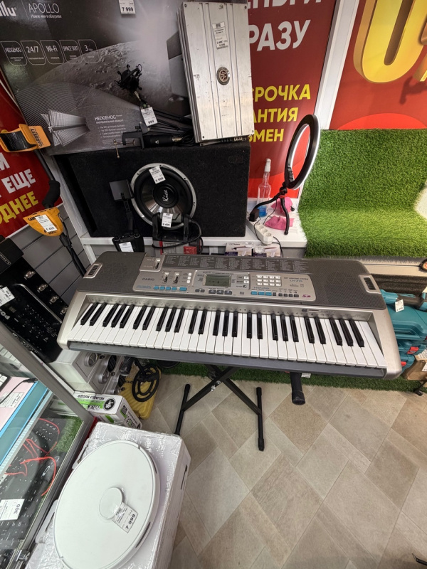 электросинтезатор Casio LK-215
