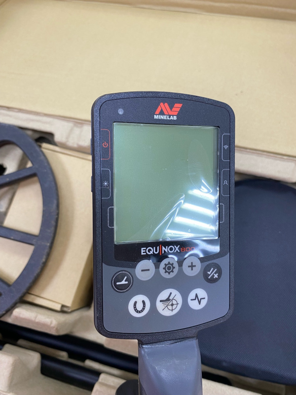 Металлоискатель Minelab Equinox 800